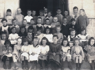 Classe primaire du degré inférieur à Ste-Croix en 1903