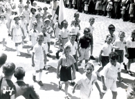 Défilé des classes primaires de l'école de Prélaz en 1941