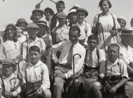 vers 1930 - Course d’école des écoliers de Goumoëns-la-Ville, Classe à deux degrés