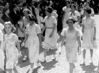 fête du bois, cortège des écoles primaires de Lausanne, le 17 juillet 1937.